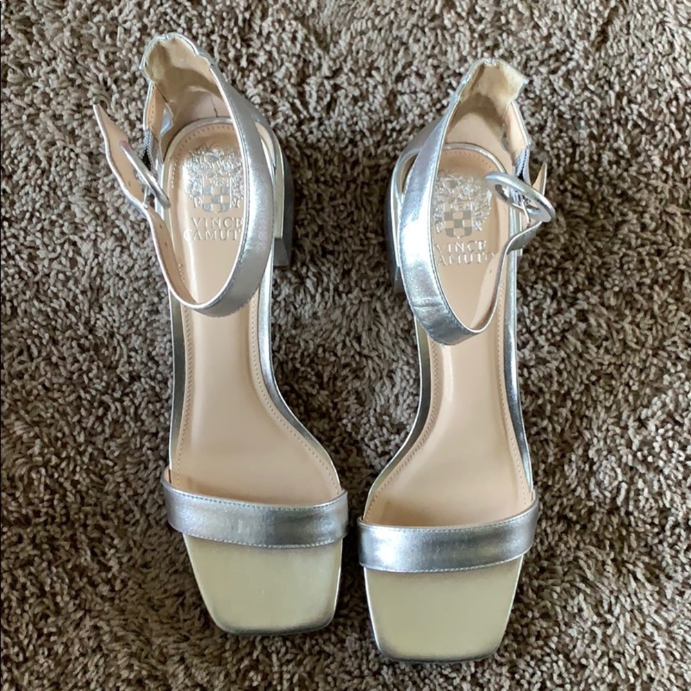 VINCE CAMUTO HEELS